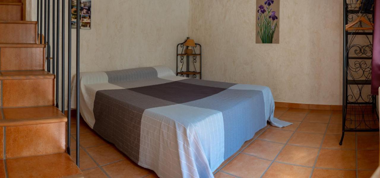 Le Mas Du Chat Bed & Breakfast Cavaillon Exterior foto