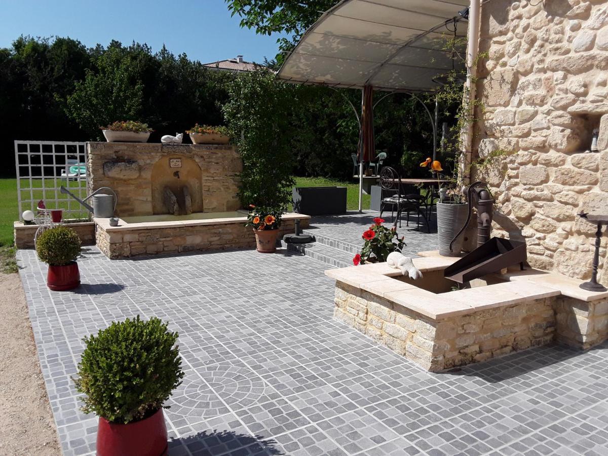 Le Mas Du Chat Bed & Breakfast Cavaillon Exterior foto