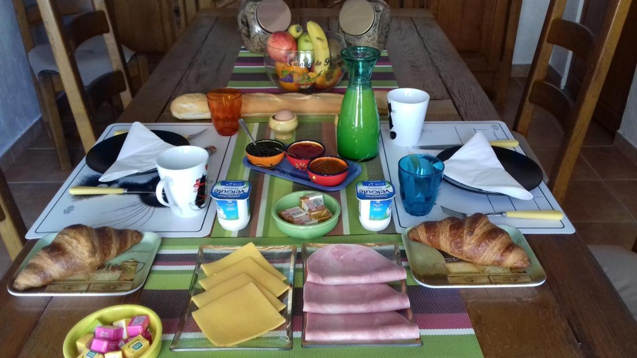 Le Mas Du Chat Bed & Breakfast Cavaillon Exterior foto